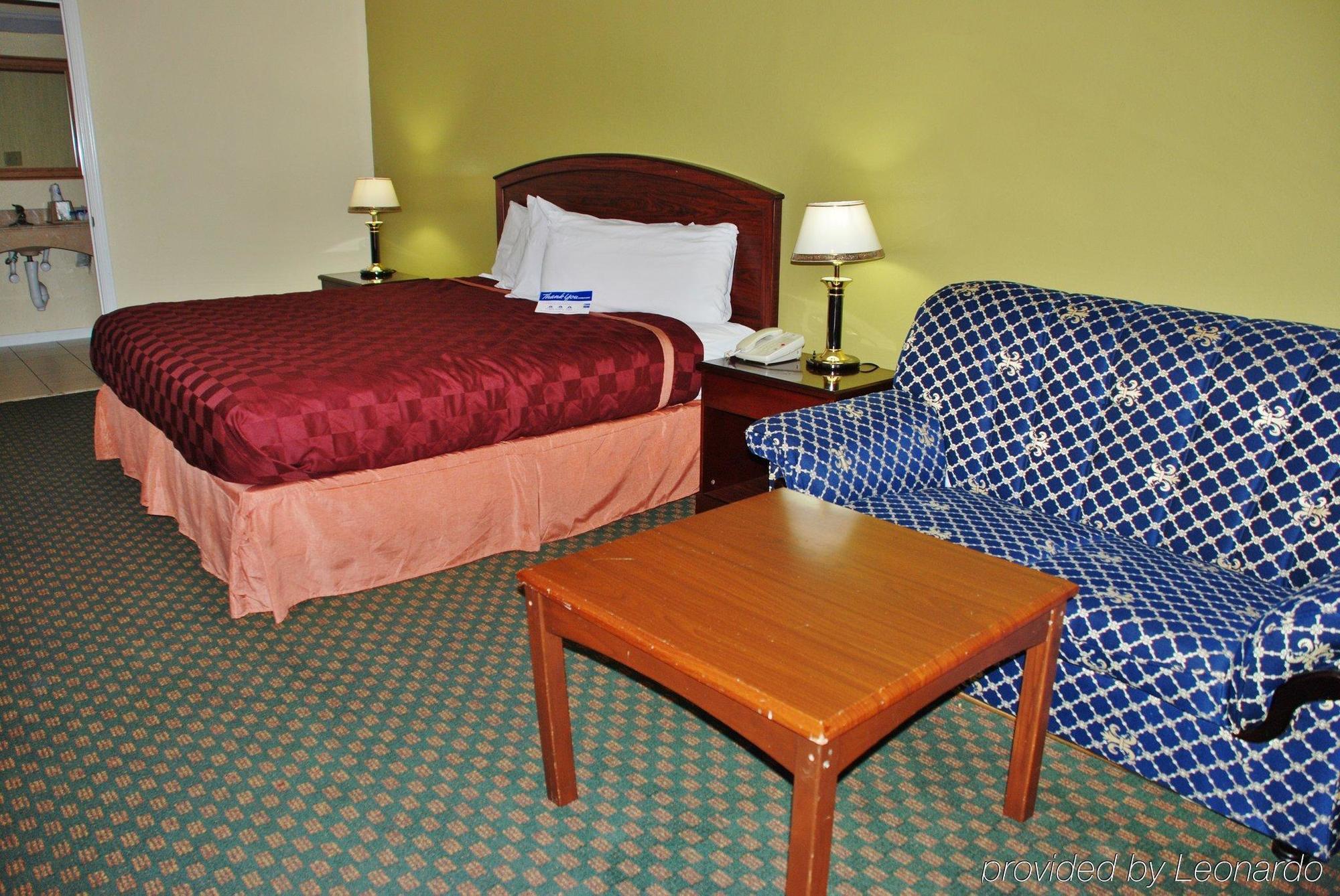 Americas Best Value Inn & Suites Hempstead Exterior photo